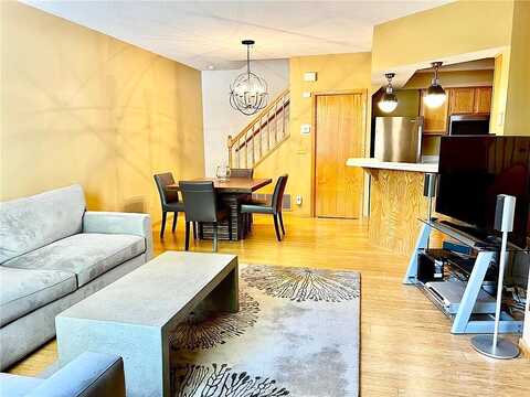 Autumnwood, HOPKINS, MN 55305