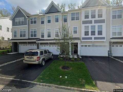 Julia, CONSHOHOCKEN, PA 19428