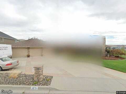 Dianna, WENATCHEE, WA 98801