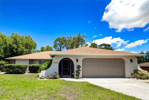 Floral, WEEKI WACHEE, FL 34607