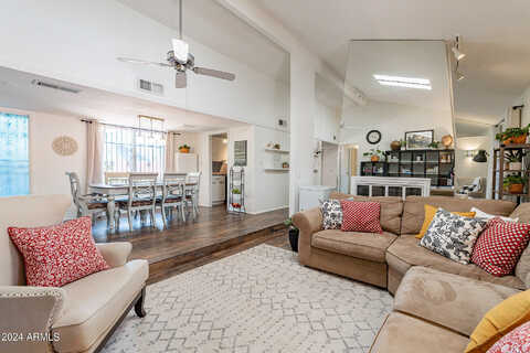 Clinton, PHOENIX, AZ 85029
