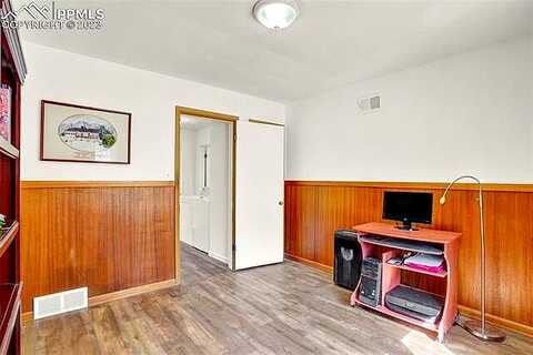 Oak, COLORADO SPRINGS, CO 80906