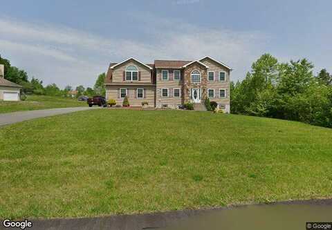 Courtney, EAST STROUDSBURG, PA 18302