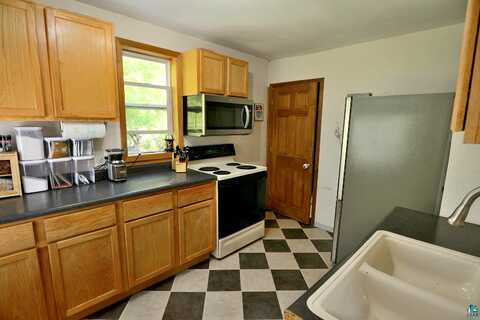Pitt, DULUTH, MN 55804