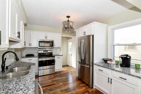 98Th, MILWAUKEE, WI 53222