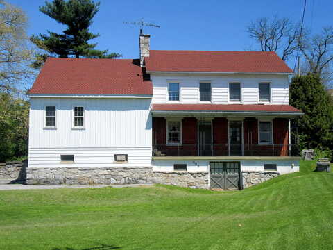 Maple, LEBANON, PA 17046