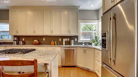 72Nd, PORTLAND, OR 97215