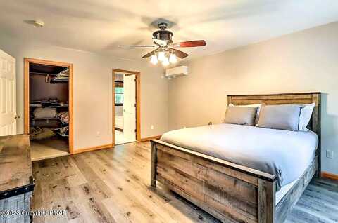 Bond, BUSHKILL, PA 18324
