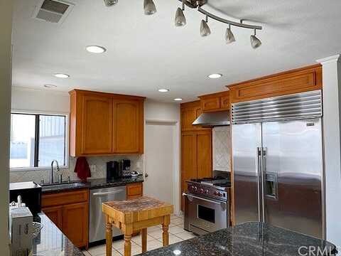 Yermo, GARDEN GROVE, CA 92844