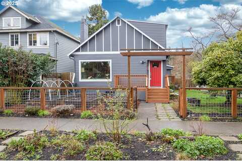 Trumbull, PORTLAND, OR 97203
