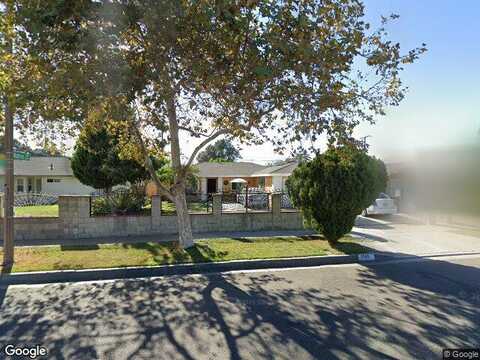 Shawnee, SANTA ANA, CA 92704