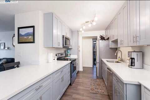 Center, MARTINEZ, CA 94553