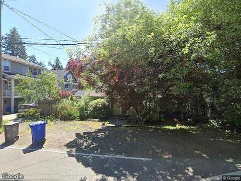 35Th, PORTLAND, OR 97219