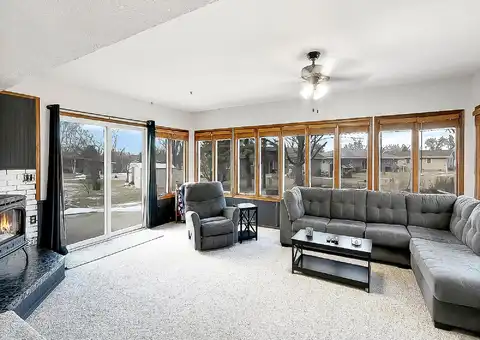 Inner, MONTGOMERY, MN 56069