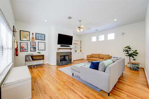 21St, HOUSTON, TX 77008