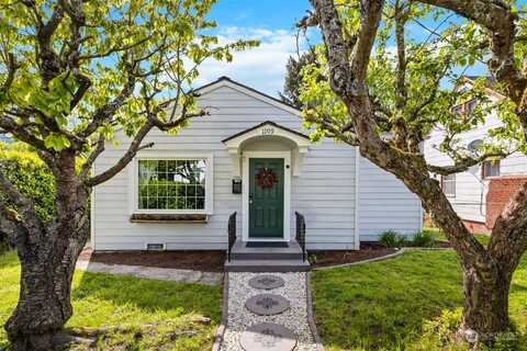 Montgomery, BREMERTON, WA 98312