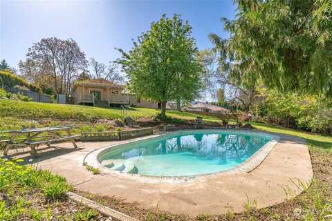 Gary, EAST WENATCHEE, WA 98802