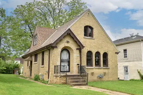 18Th, MILWAUKEE, WI 53209