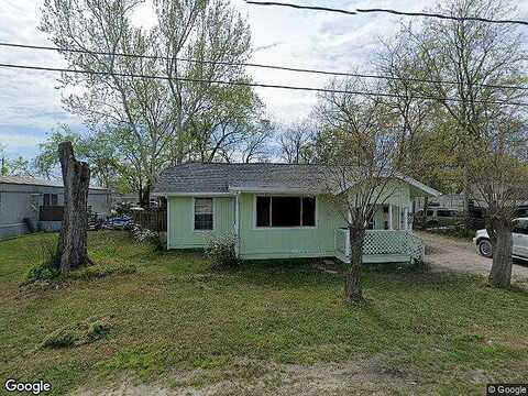 Avenue, HIGHLANDS, TX 77562