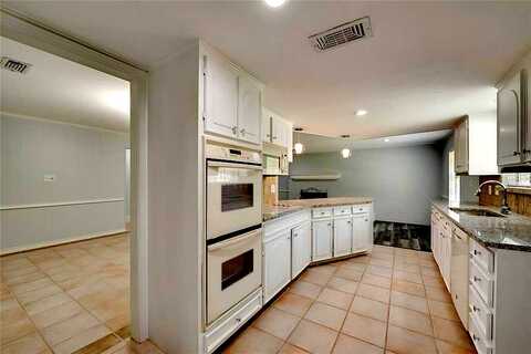 Sandy, IRVING, TX 75060