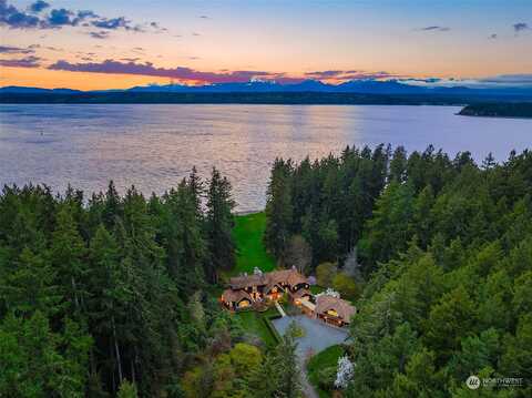 Manzanita, BAINBRIDGE ISLAND, WA 98110