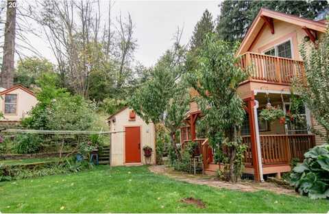 Em Watts, SCAPPOOSE, OR 97056