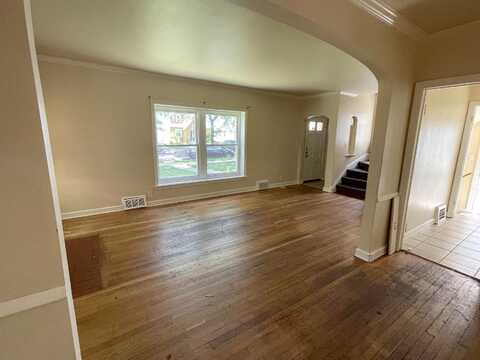 41St, MILWAUKEE, WI 53216