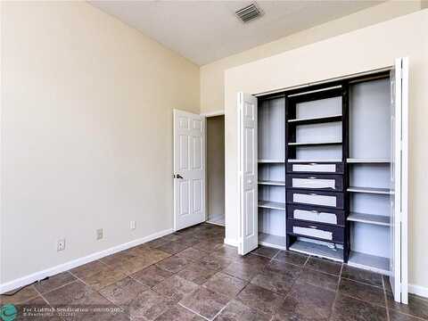 1St, PEMBROKE PINES, FL 33027