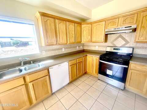 Cave Palm, EL PASO, TX 79936