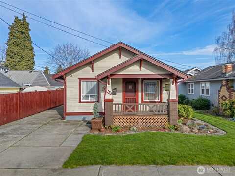10Th, PUYALLUP, WA 98371