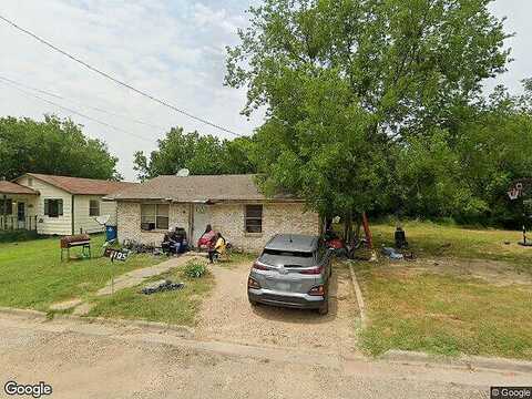 1St North, KAUFMAN, TX 75142