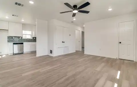 1St North, KAUFMAN, TX 75142