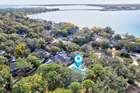 Sara, SHALIMAR, FL 32579