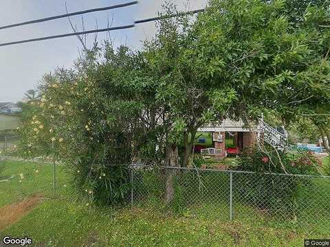 Avenue Q 1/2, GALVESTON, TX 77551