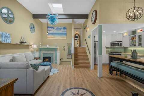 Arlington, APTOS, CA 95003