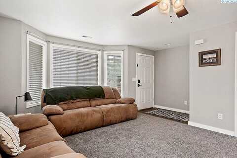 Mayne, PASCO, WA 99301