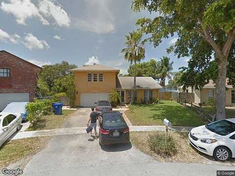 4Th, NORTH LAUDERDALE, FL 33068
