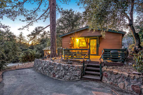 Pine Cove, IDYLLWILD, CA 92549