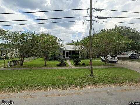 5Th, LIVE OAK, FL 32064