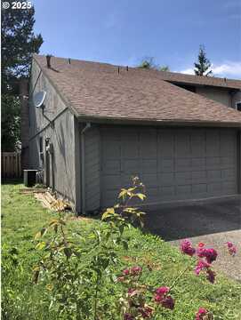 Laura, TROUTDALE, OR 97060