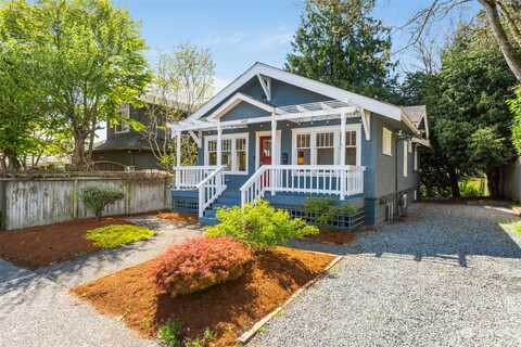41St, SEATTLE, WA 98136