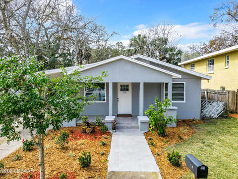 Model, DAYTONA BEACH, FL 32114