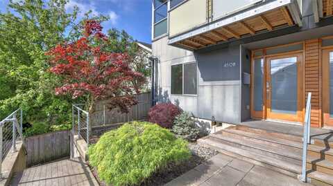 41St, SEATTLE, WA 98116