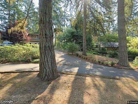 132Nd, BELLEVUE, WA 98005