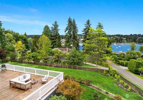 Rose, BAINBRIDGE ISLAND, WA 98110