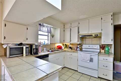 North 11Th, ABILENE, TX 79601