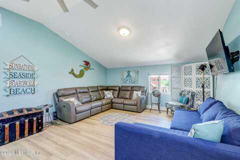 Suzan, FERNANDINA BEACH, FL 32034
