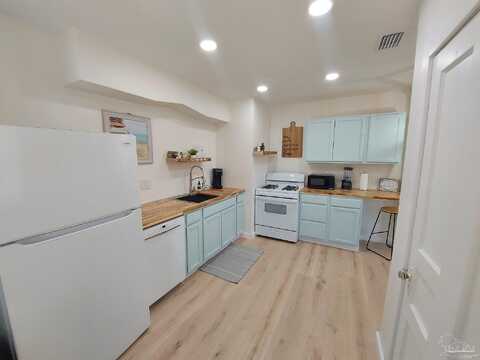 Chase, PENSACOLA, FL 32502