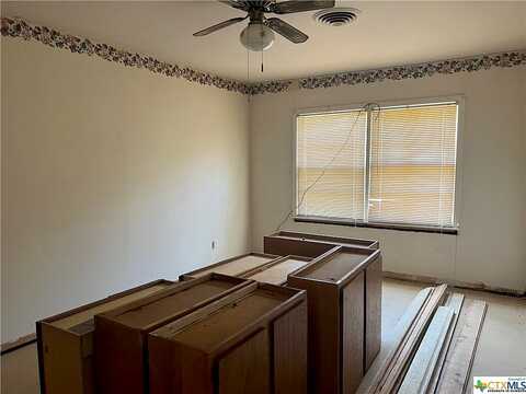 White, KILLEEN, TX 76541