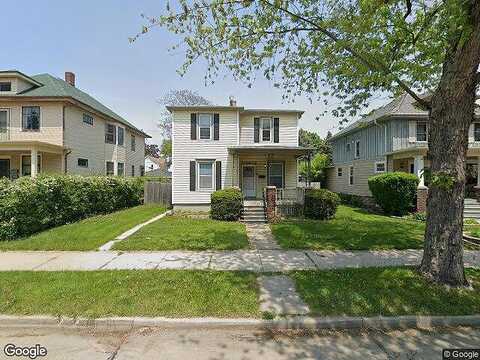 Kinzie, RACINE, WI 53405